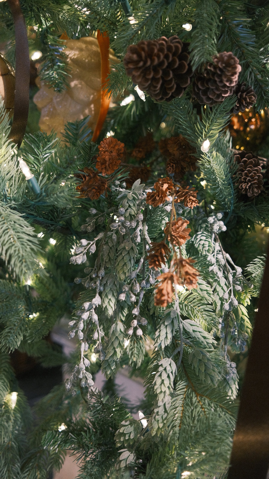 Fresh Brown Pinecone Spray